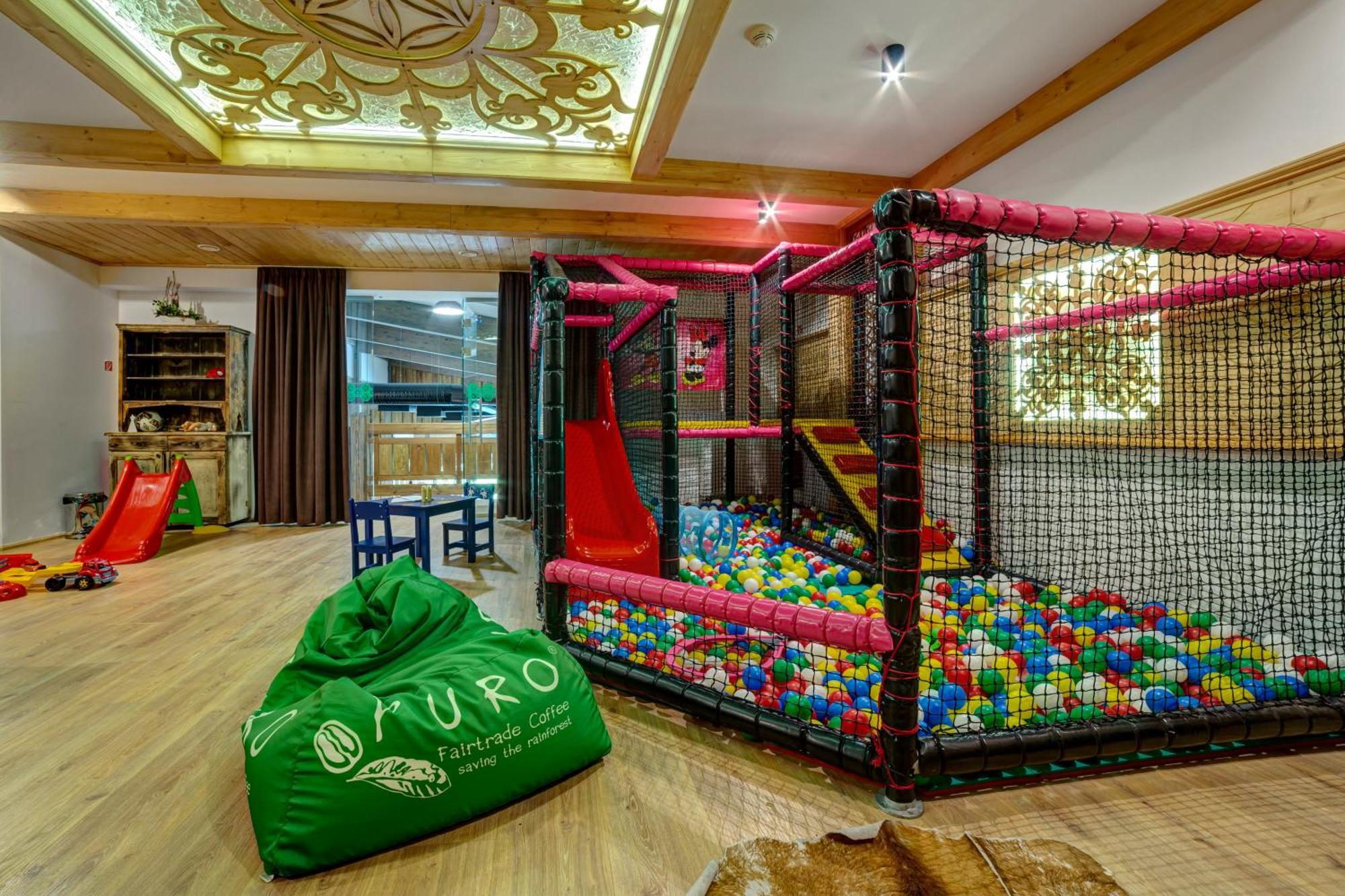 Hotel Strachan Family Jasna Demanovska Dolina Ngoại thất bức ảnh