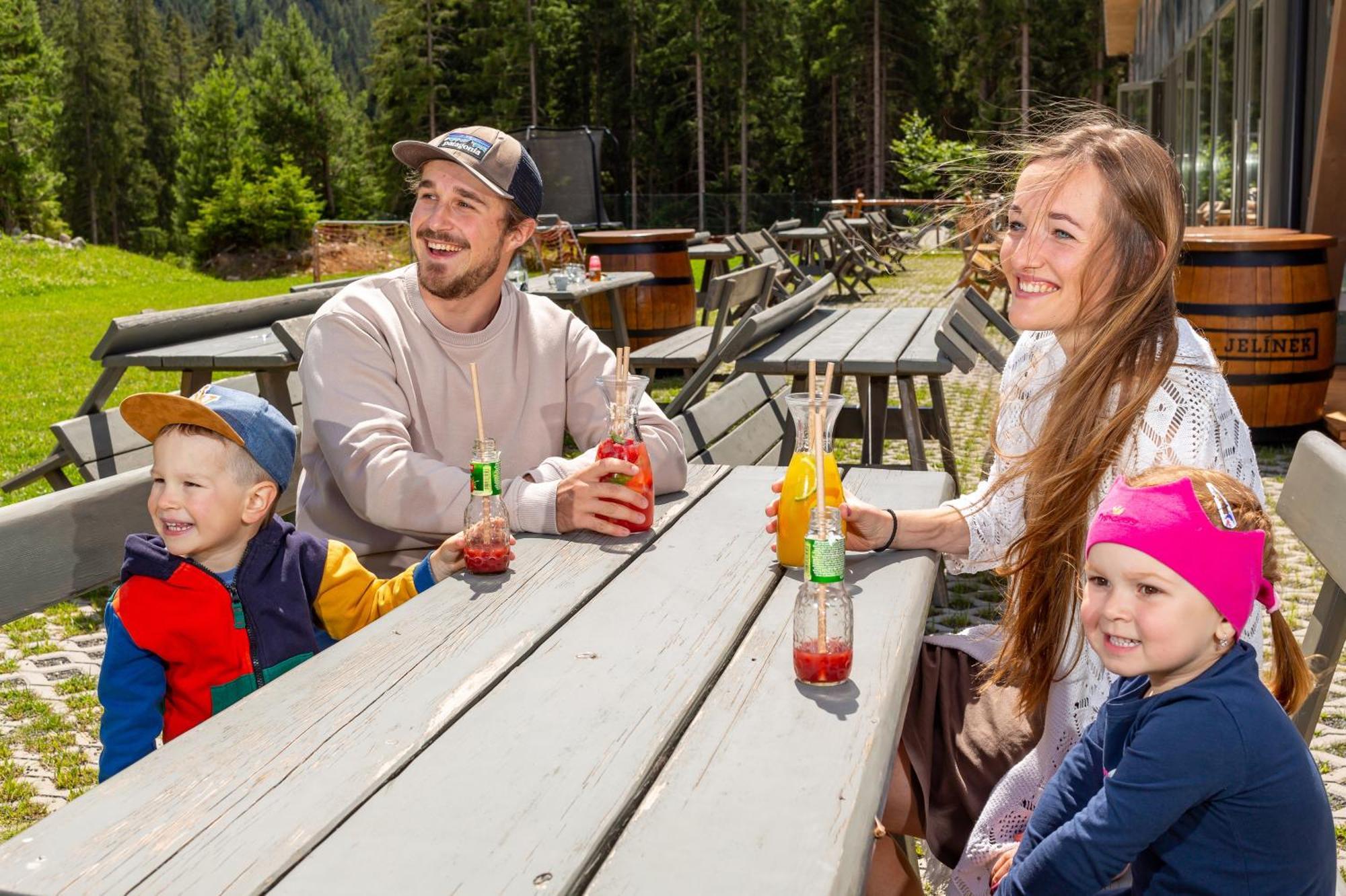 Hotel Strachan Family Jasna Demanovska Dolina Ngoại thất bức ảnh